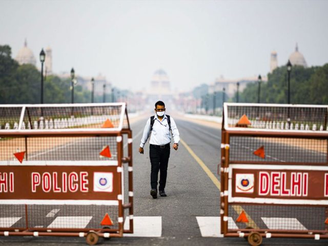 India-imposes-worlds-largest-lockdown