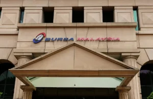 KLCI falls as investors take profit, ringgit at 4.4760 KLCI falls as investors take profit