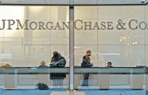 US banks warn of recession amid rising inflation US banks warn of recession amid rising inflation