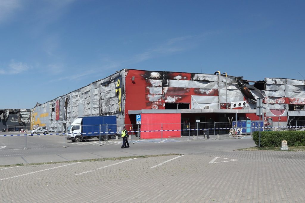 Arson Suspected in Devastating Warsaw Shopping Mall Blaze Sunday