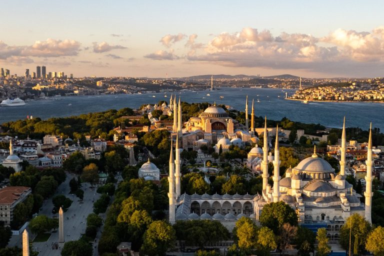 Bootleg Alcohol Poisoning Kills 37 in Istanbul, Injures Many Others