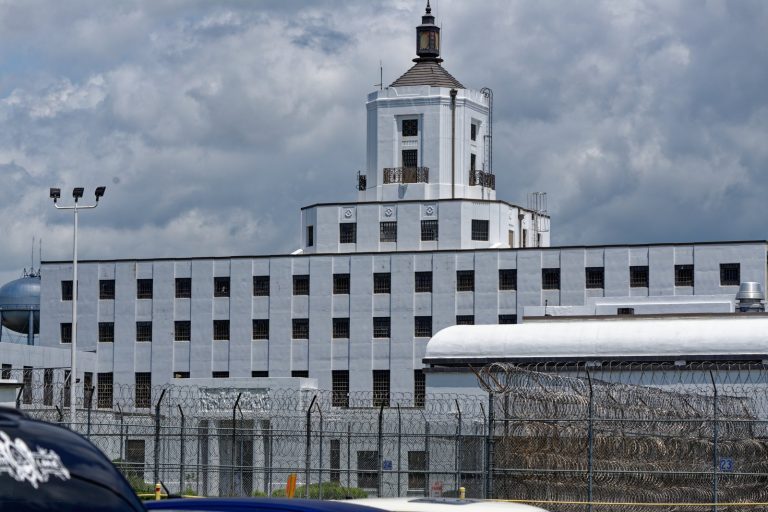 Three inmates dead, 17 hurt in Georgia prison brawl