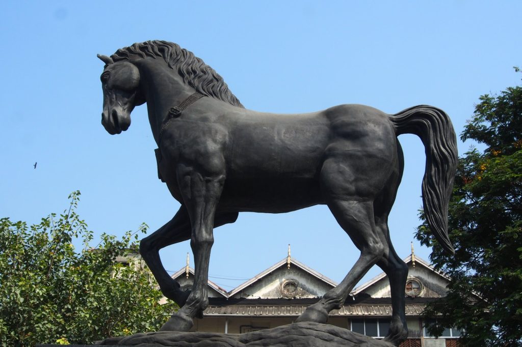 Mumbai Kala Ghoda Parking Scam: Fake Attendant Arrested After Instagram Expos\u00e9