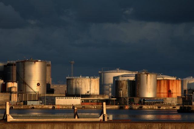 Oil prices drop as Trump signals potential Iran deal amid Middle East strikes Oil prices drop as Trump signals potential Iran deal amid Middle East strikes
