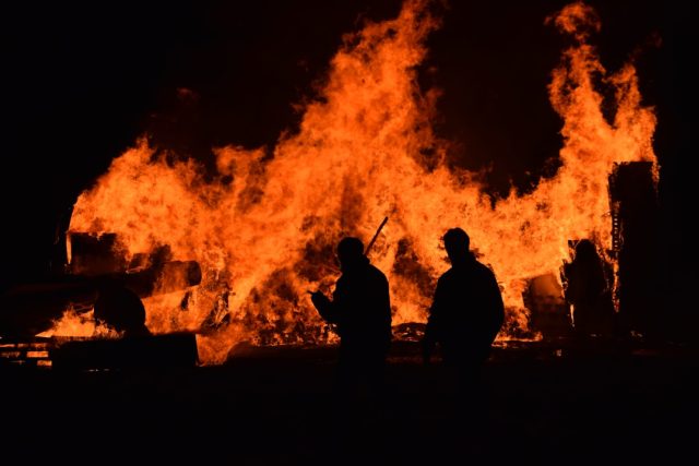 State of emergency empowers government actions in Christchurch bushfire response Firefighters battle a large bushfire on the Port Hills near Christchurch residential areas