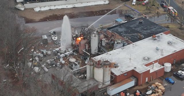 New Jersey Oil Plant Explosion Injures New Jersey Oil Plant Explosion Injures