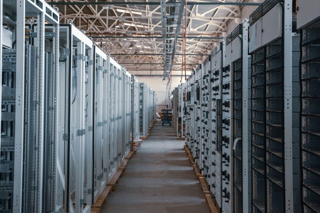 Organized crime rings use fake IDs to steal from AI data centers