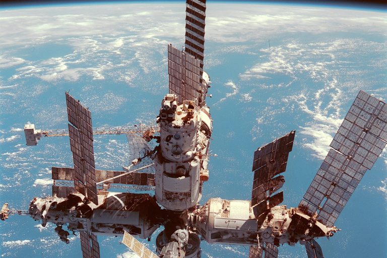 Russian Engineer Vladimir Syromyatnikov, Designer of 1990s Space Mirrors, Dies