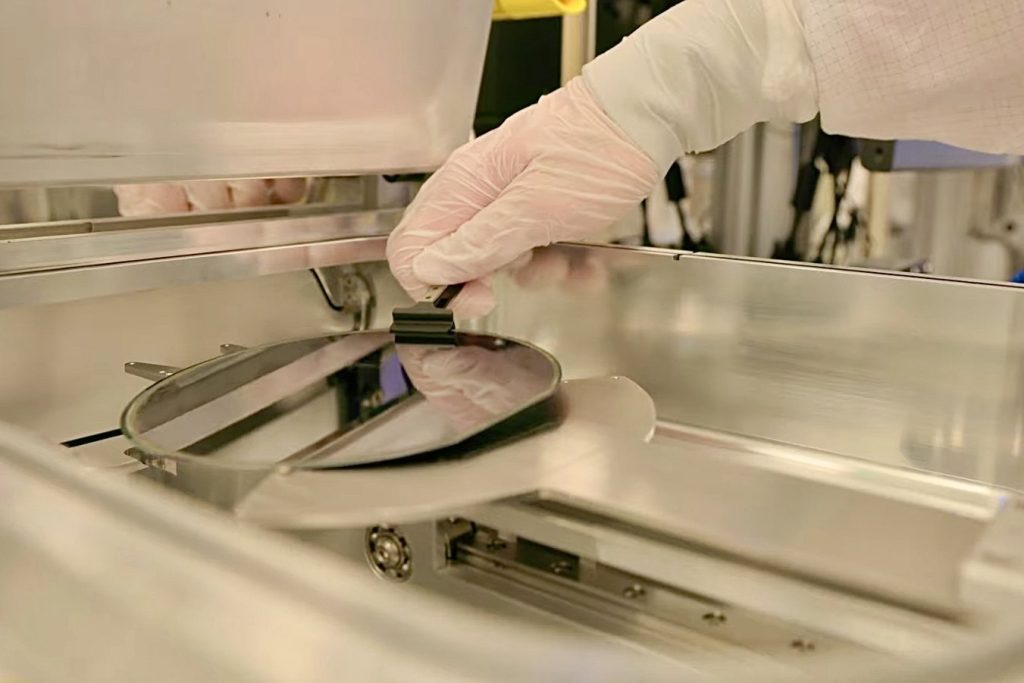 Singapores electronics exports surge 43.1% on AI chip demand