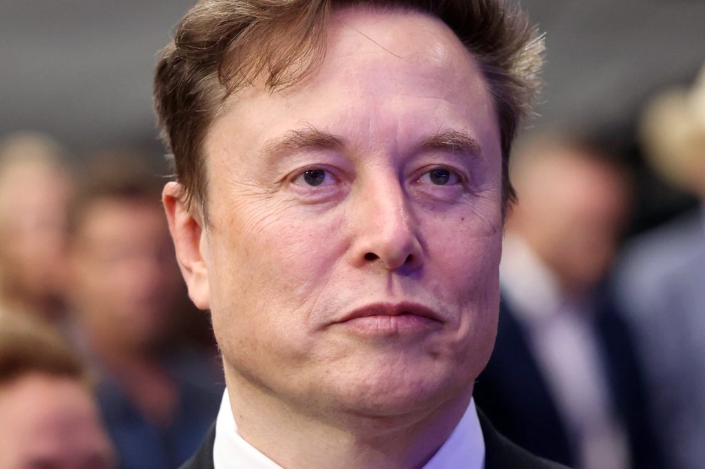 Elon Musk and Jeff Bezos Rivalry Extends Beyond Space