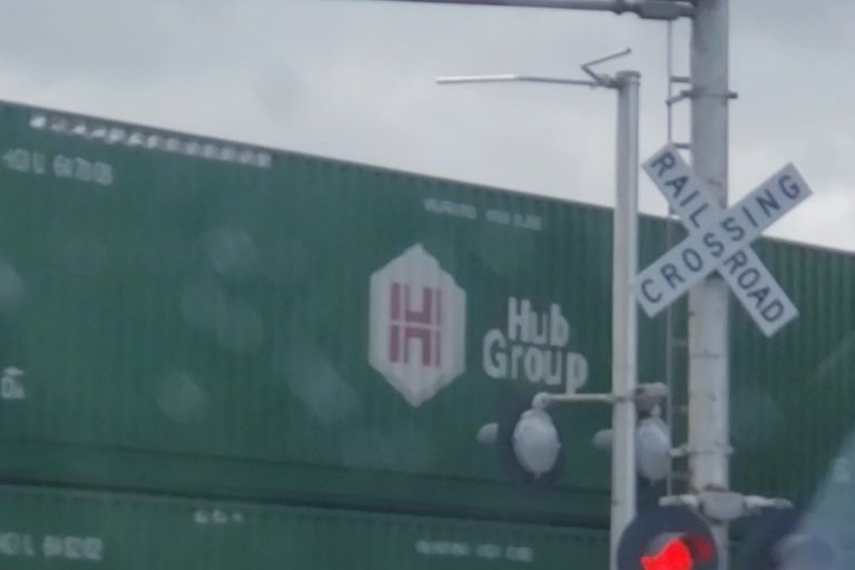 Phillip C. Yeager, Hub Group Founder Since 1971, Dies at 82