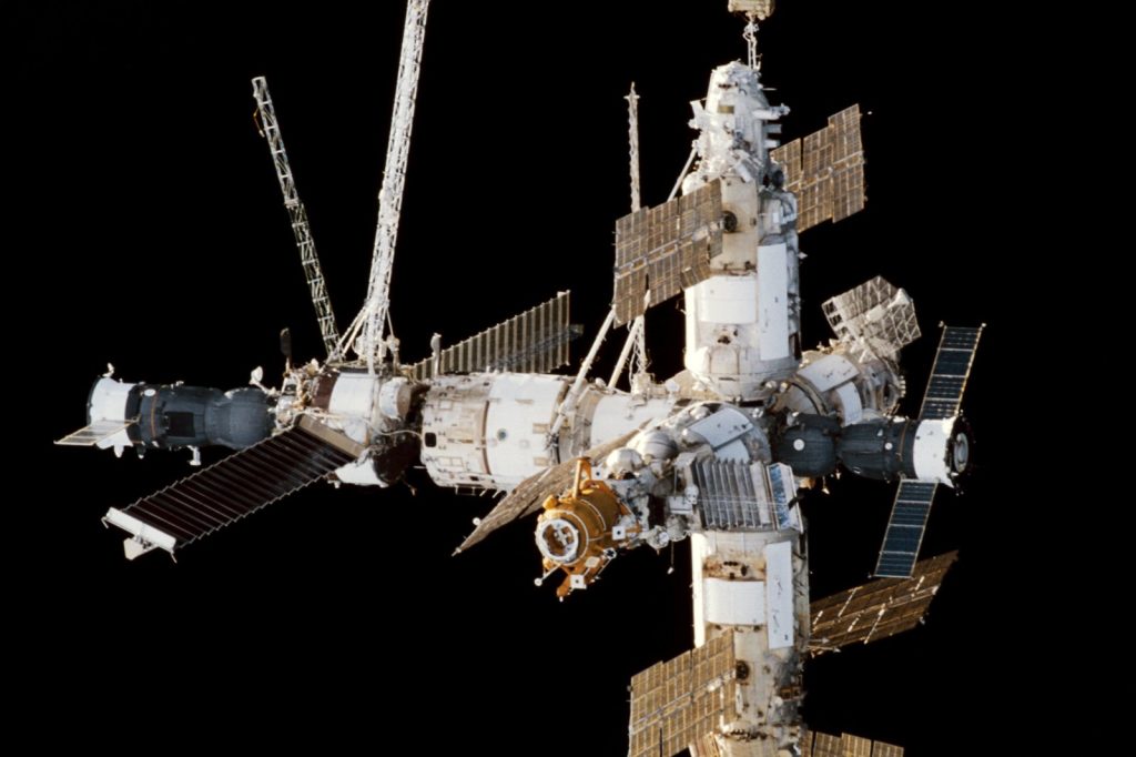 Russian Engineer Syromyatnikov Dies; Led Znamya Space Mirror