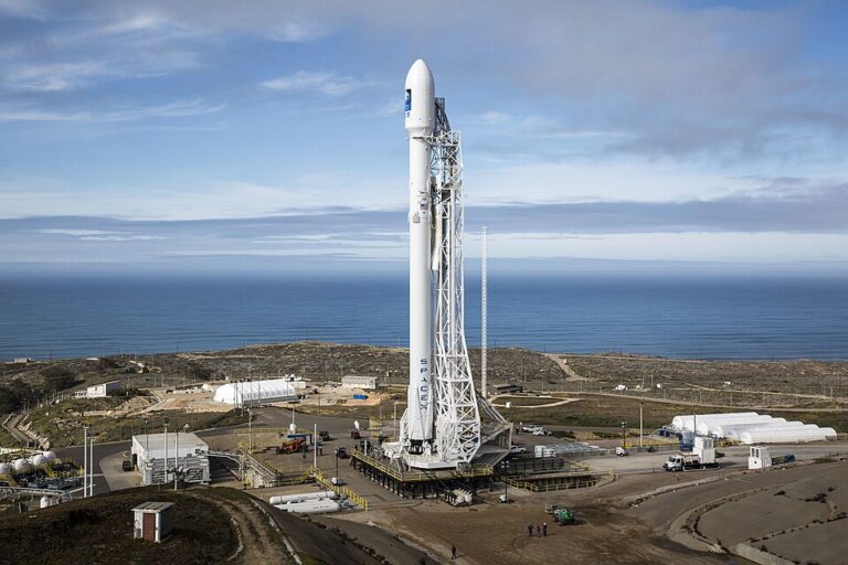SpaceX’s Starlink internet aids and risks in conflict zones