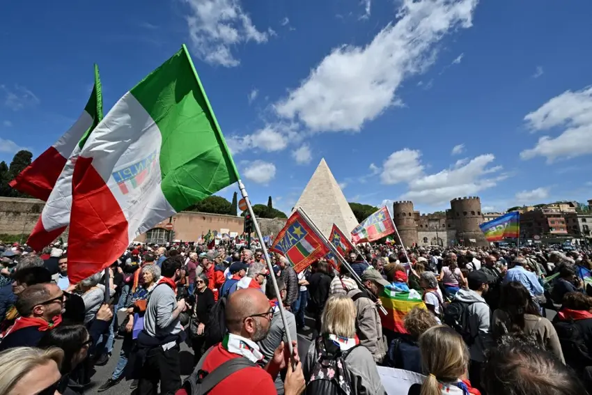 Crowd Gathered For Italy S Liberation Day Ceremony