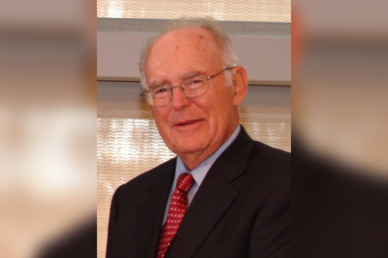 Gordon Moore, Intel Co-Founder, Dies at 94; His ‘Law’ Defined Tech Pace