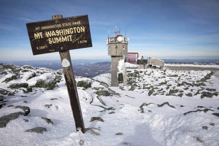 Experienced Skier Dies on Notorious Mount Washington Slopes Suddenly