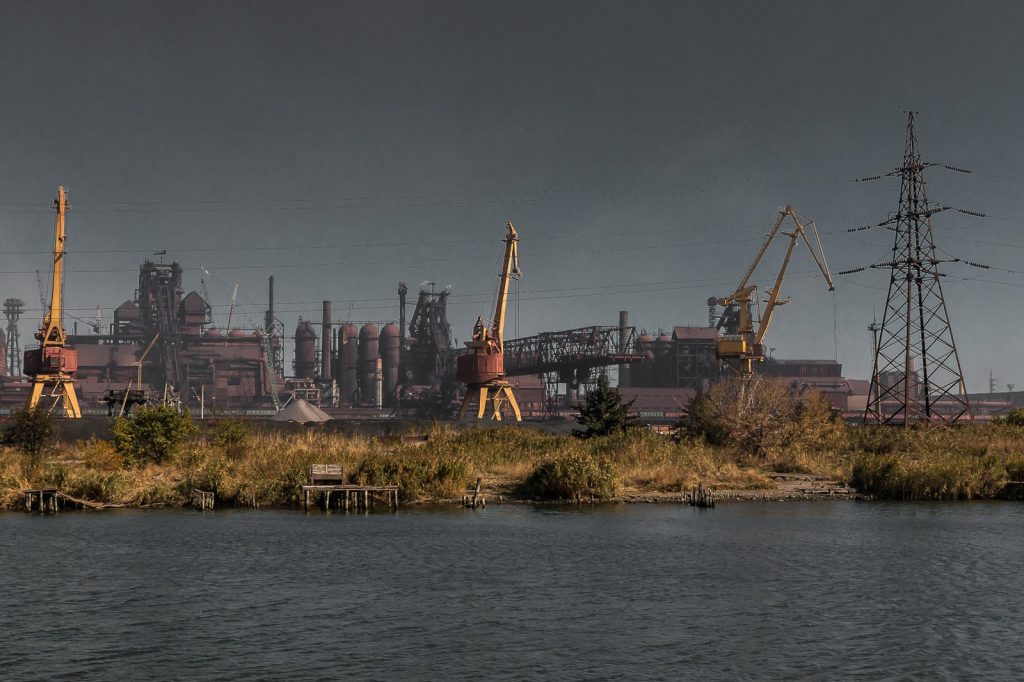 Mariupol Faces Critical Food Shortages Amid Siege and Infrastructure Destruction