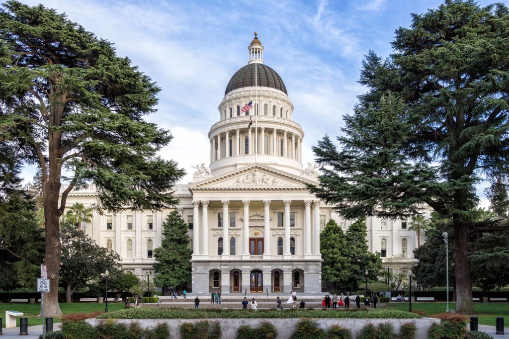 How U.S. States Are Outpacing the Feds on AI Rules\u2014And Where Enforcement Stalls