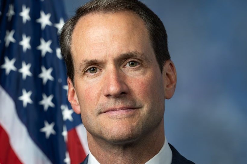 Top House Democrat Warns Defense Contractors Over White House Ballroom Donations, Conflicts of Interest